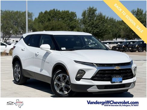 Certified 2025 Chevrolet Blazer LT FWD image 2