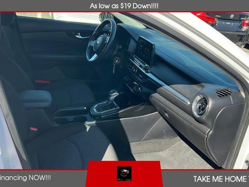 Used 2019 Kia Forte S w/ S Premium Package FWD image 9