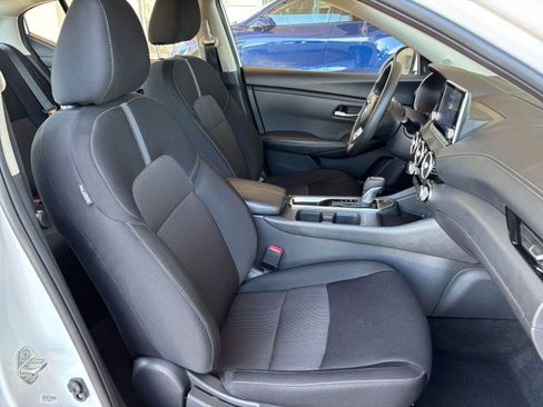 Used 2025 Nissan Sentra SV image 34