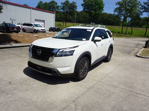 Used 2024 Nissan Pathfinder SL w/ SL Premium Package image 27