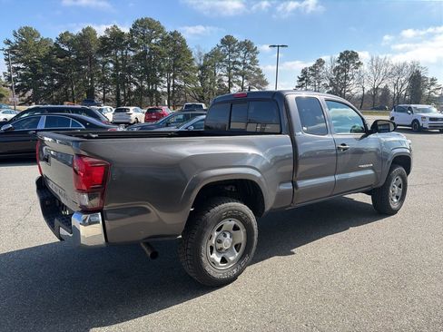 Used 2022 Toyota Tacoma SR5 image 8