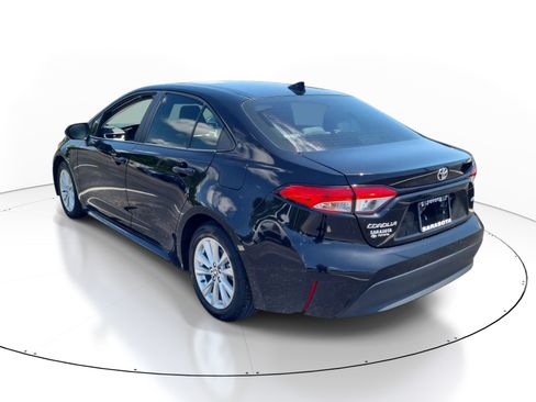 Used 2023 Toyota Corolla LE w/ LE Premium Package FWD image 4