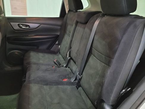 Used 2016 Nissan Rogue SV image 37