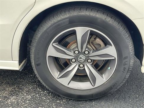 Used 2018 Honda Odyssey EX-L image 13