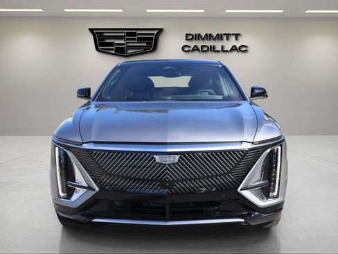 New 2026 Cadillac Lyriq Luxury image 8