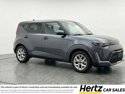 Used 2025 Kia Soul LX w/ LX Technology Package FWD image 1