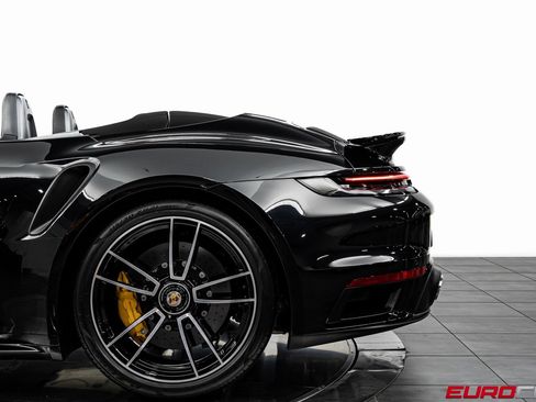 Used 2022 Porsche 911 Turbo S image 18