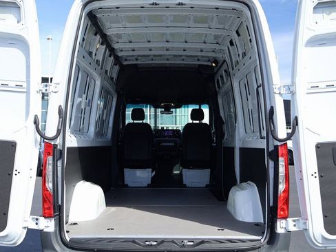New 2025 Mercedes-Benz Sprinter 2500 image 8