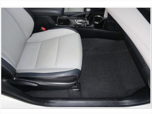 Certified 2016 Toyota RAV4 Limited image 13