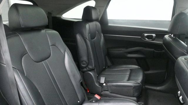 Used 2021 Kia Sorento EX FWD image 14