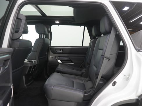 Used 2025 Toyota Sequoia Platinum image 19