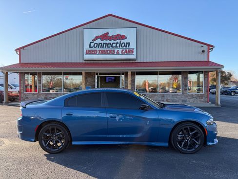 Used 2022 Dodge Charger R/T w/ Blacktop Package image 3