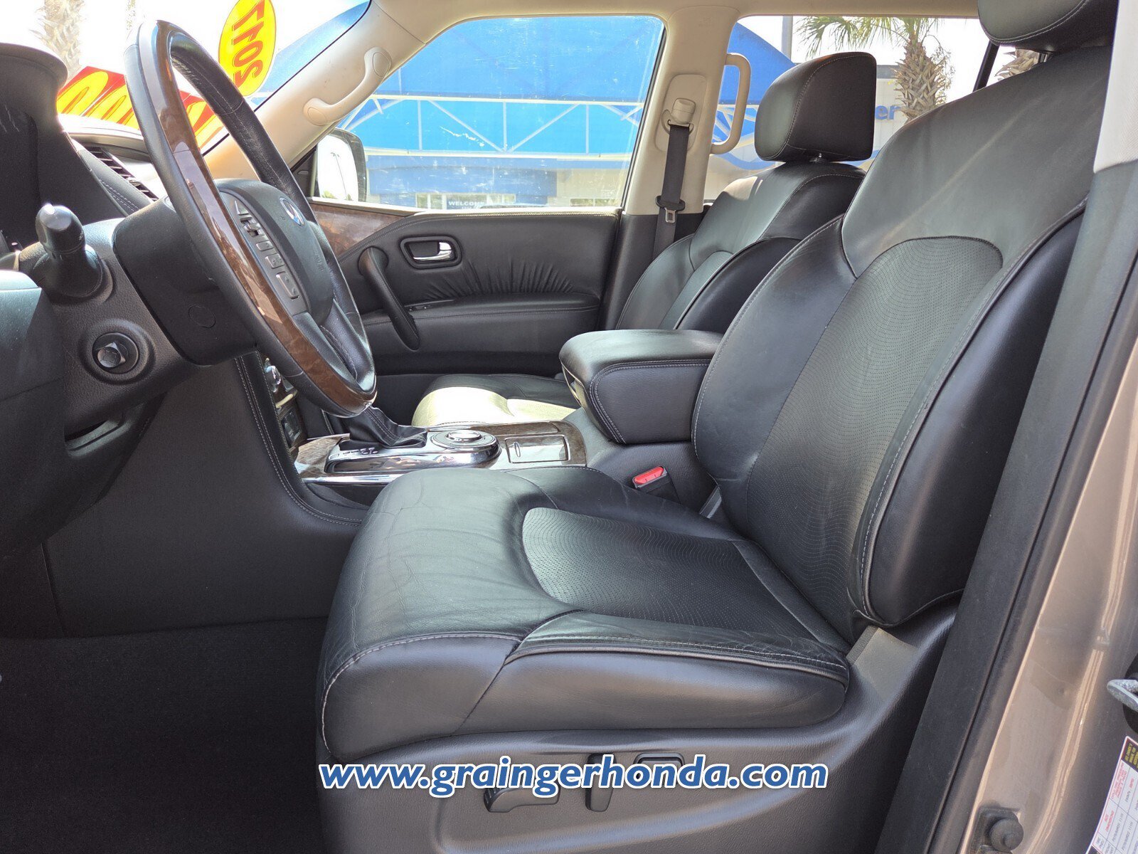 Used 2017 INFINITI QX80 2WD w/ Driver Assistance Package image 9