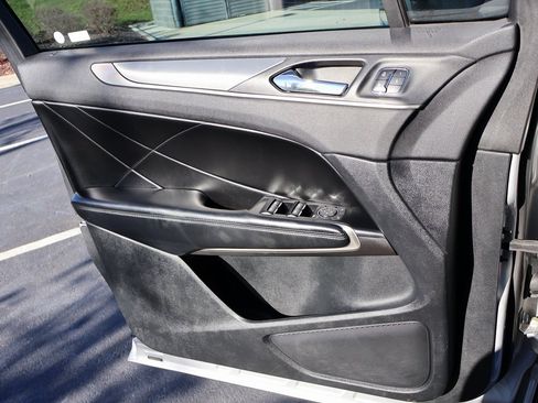 Used 2016 Lincoln MKC Reserve w/ Technology Package image 38