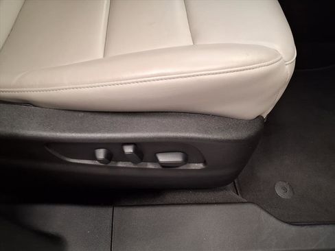 Used 2021 Cadillac XT4 Premium Luxury w/ Driver Awareness Package image 11