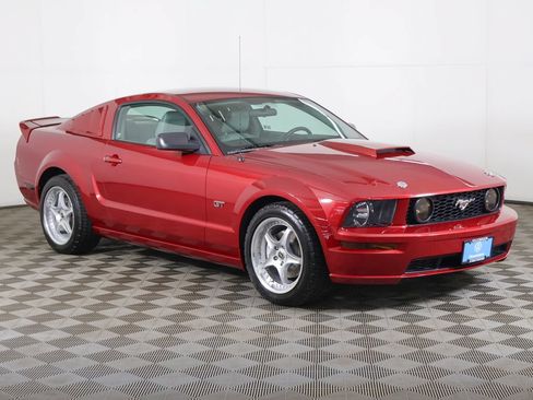Used 2006 Ford Mustang GT Premium RWD image 2