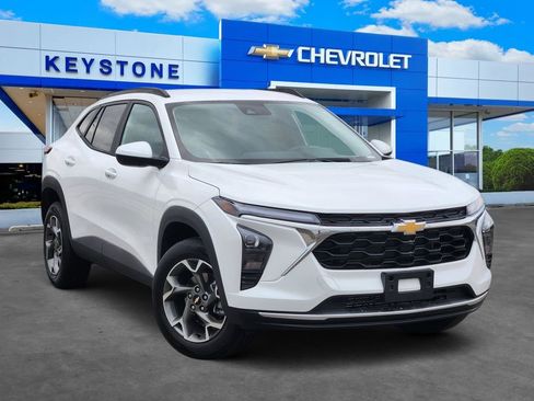 Used 2026 Chevrolet Trax LT image 1