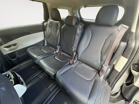 Used 2023 Kia Carnival SX image 13