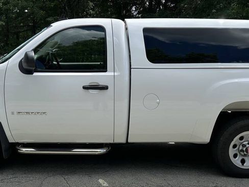 Used 2007 GMC Sierra 1500 W/T w/ Work Truck Preferred Package AWD/4WD image 8