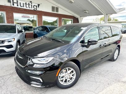 New 2026 Chrysler Pacifica Select