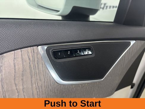 Used 2023 Volvo XC90 B5 Plus w/ Protection Package Premier AWD/4WD image 9