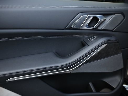 New 2026 BMW X5 xDrive50e w/ Climate Comfort Package image 23