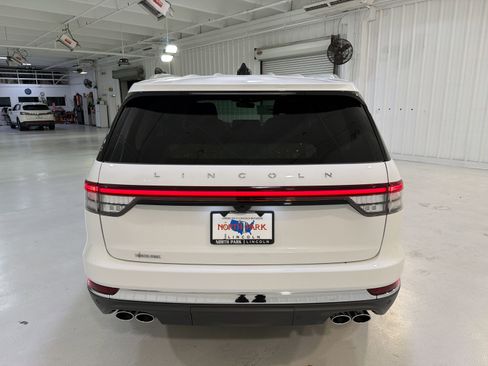 New 2026 Lincoln Aviator AWD image 27