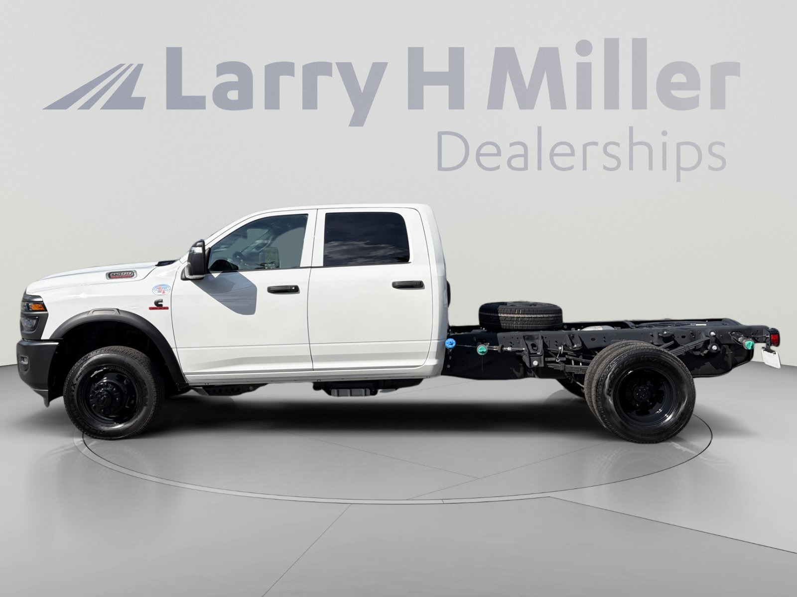 New 2026 RAM 3500 Tradesman AWD/4WD image 2