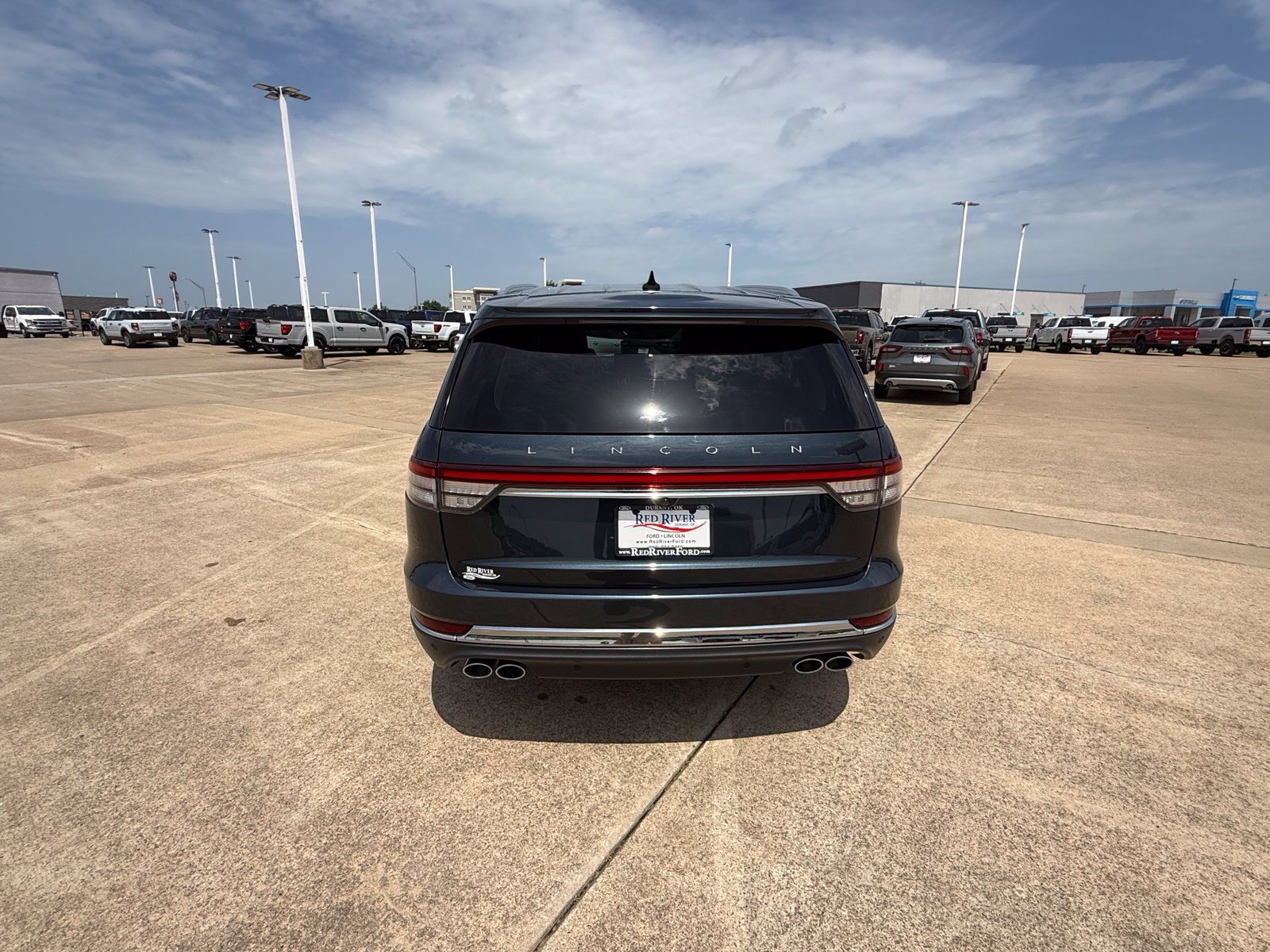 Used 2023 Lincoln Aviator Reserve w/ Elements Package Plus AWD/4WD image 6