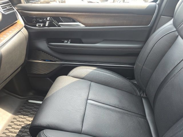 Used 2025 Jeep Grand Wagoneer 4WD image 35