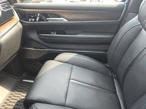Used 2025 Jeep Grand Wagoneer 4WD image 35