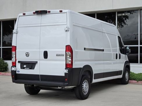 Used 2026 RAM ProMaster 2500 w/ Convenience Group FWD image 7