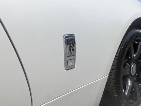 Used 2018 Rolls-Royce Dawn RWD image 73