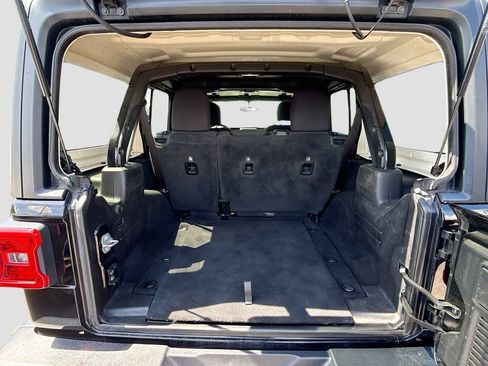 Used 2020 Jeep Wrangler Unlimited Sahara w/ Safety Group AWD/4WD image 30