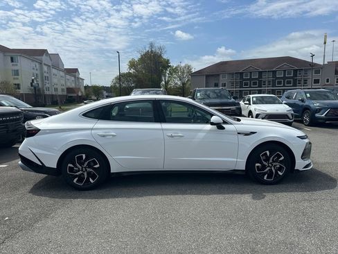 Used 2025 Hyundai Sonata SEL FWD image 8
