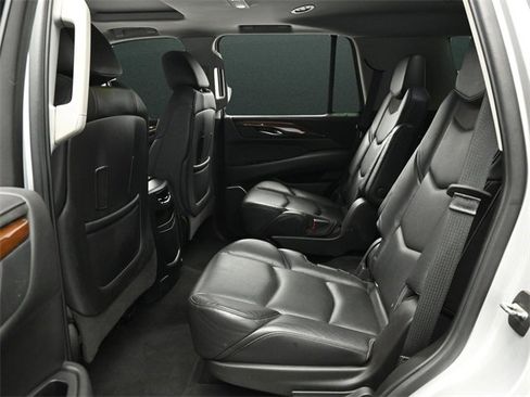 Used 2018 Cadillac Escalade Luxury image 14