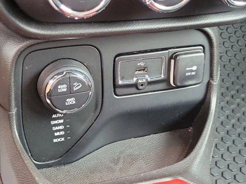 Used 2017 Jeep Renegade Trailhawk image 31
