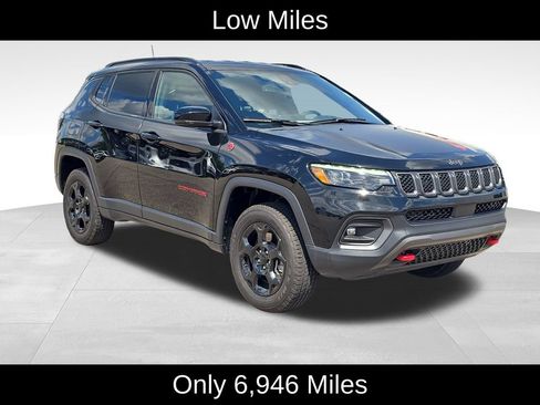 Used 2024 Jeep Compass Trailhawk w/ Trailhawk Elite Group AWD/4WD image 2