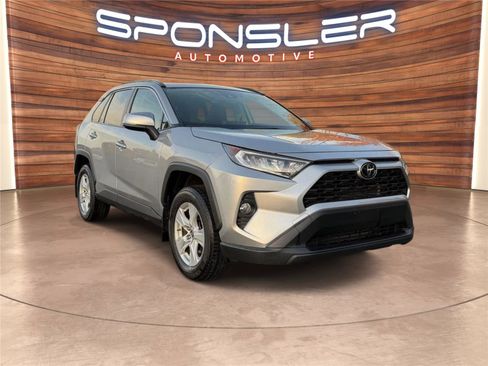 Used 2019 Toyota RAV4 XLE image 7