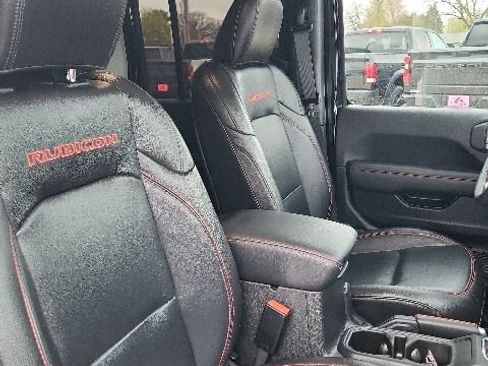 Used 2023 Jeep Gladiator Rubicon w/ Cold Weather Group AWD/4WD image 17