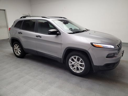 Used 2017 Jeep Cherokee Sport image 11