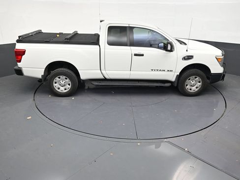 Used 2017 Nissan Titan S AWD/4WD image 17
