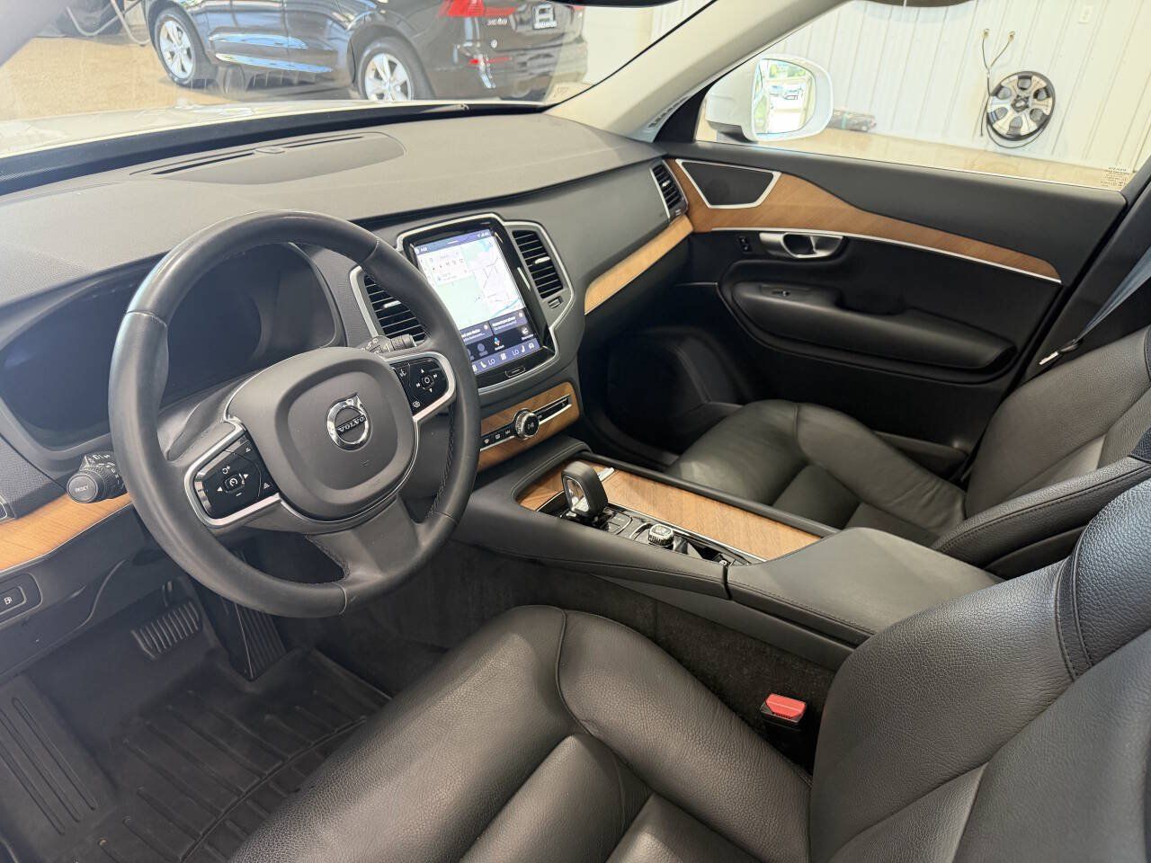 Used 2023 Volvo XC90 T8 Core AWD/4WD image 11