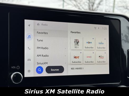 Used 2023 Toyota Highlander LE image 7