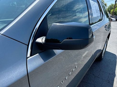 Used 2021 Chevrolet Traverse LS FWD image 11