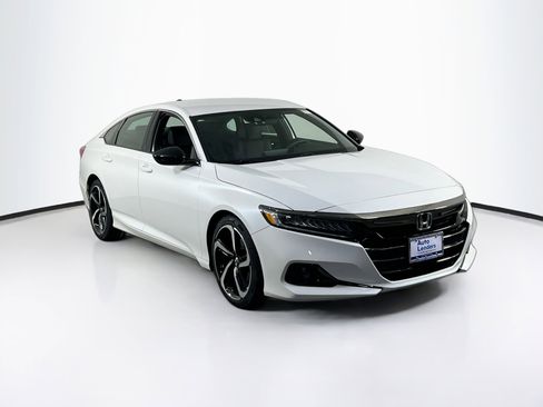 Used 2022 Honda Accord Sport image 3