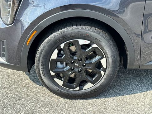 Certified 2025 Kia Sorento S w/ Panoramic Sunroof Package FWD image 11