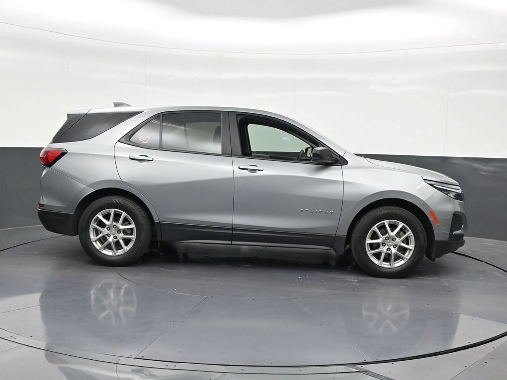 Used 2023 Chevrolet Equinox LS w/ LS Convenience Package FWD image 7