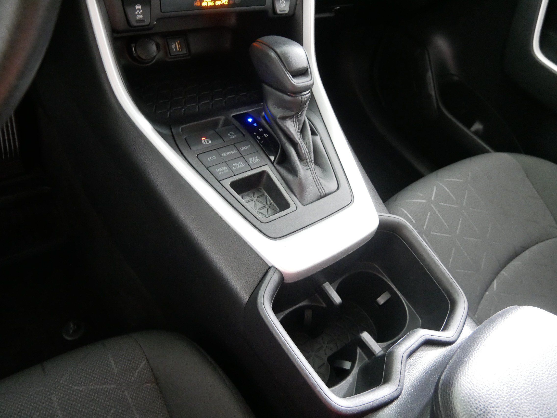 Used 2023 Toyota RAV4 XLE AWD/4WD image 24