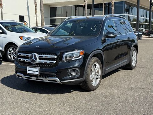 Used 2021 Mercedes-Benz GLB 250 w/ Premium Package image 1